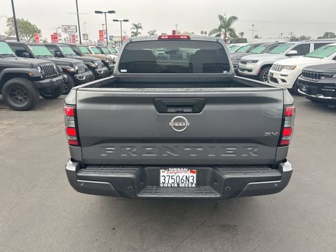Used 2022 Nissan Frontier SV w/ Technology Package image 5