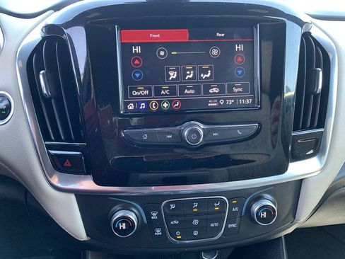 Used 2022 Chevrolet Traverse LS FWD image 24