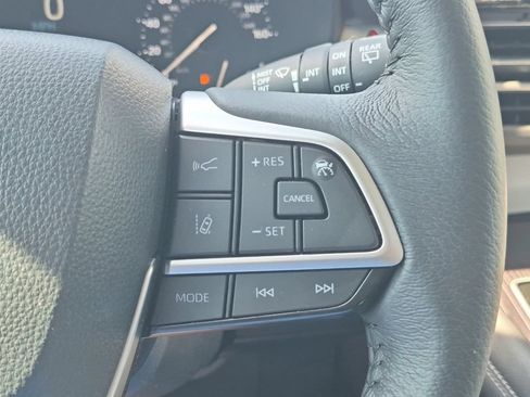Certified 2025 Toyota Sienna XLE FWD image 27