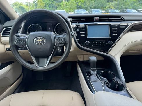 Used 2018 Toyota Camry LE FWD image 22