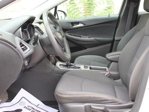 Used 2017 Chevrolet Cruze LS image 11