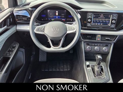 Used 2022 Volkswagen Taos S image 7