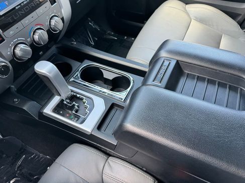 Used 2018 Toyota Tundra SR5 w/ SR5 Upgrade Package AWD/4WD image 13