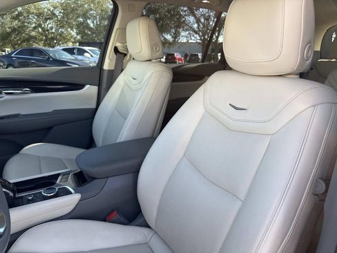 Used 2020 Cadillac XT6 Premium Luxury image 19