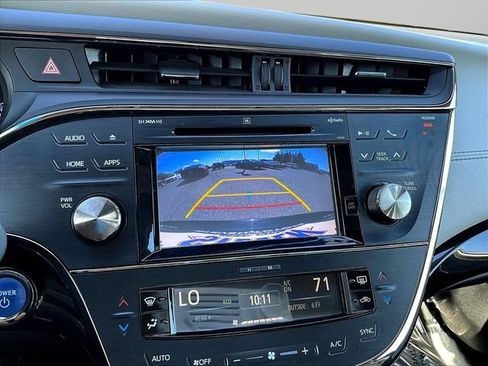 Used 2015 Toyota Avalon Limited w/ Technology Package FWD image 16