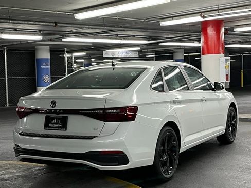 New 2026 Volkswagen Jetta SE FWD image 6