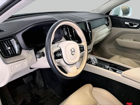 Used 2022 Volvo XC60 B5 Inscription w/ Climate Package AWD/4WD image 18