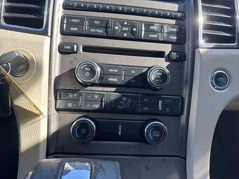 Used 2010 Ford Taurus SEL image 17