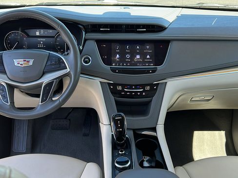 Used 2023 Cadillac XT5 Premium Luxury image 15
