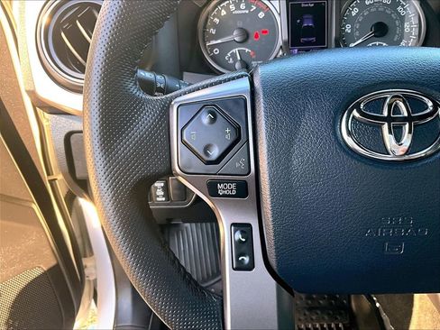 Used 2020 Toyota Tacoma Limited image 20