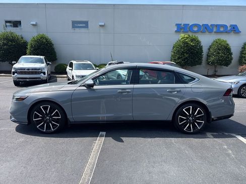 Used 2024 Honda Accord Touring image 6