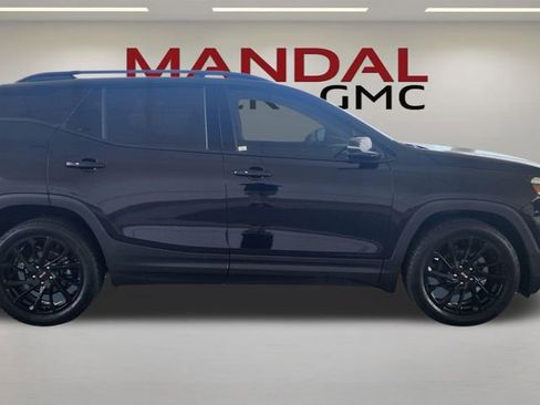 Used 2023 GMC Terrain SLT w/ Elevation Edition FWD image 5