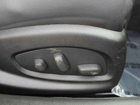 Used 2016 Chevrolet Impala LT image 34