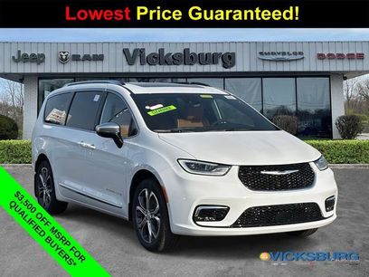 New 2026 Chrysler Pacifica Pinnacle w/ Trailer Tow Group