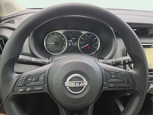 Used 2025 Nissan Kicks Play S FWD image 15