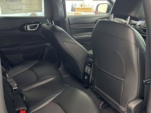 New 2026 Jeep Compass Latitude image 23