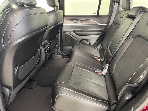 New 2026 Jeep Grand Cherokee Laredo image 4