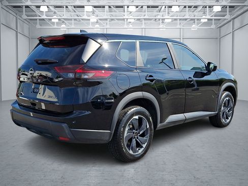 Used 2024 Nissan Rogue SV AWD/4WD image 6