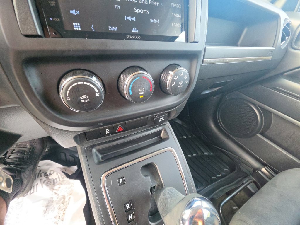 Used 2016 Jeep Patriot Sport w/ Power Value Group AWD/4WD image 19