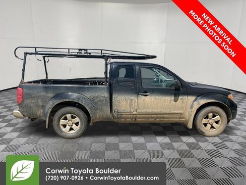 Used 2013 Nissan Frontier SV AWD/4WD image 8
