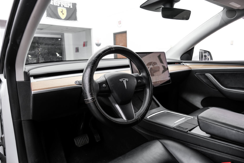 Used 2023 Tesla Model Y Long Range AWD/4WD image 3