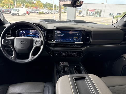 Used 2022 Chevrolet Silverado 1500 ZR2 w/ Technology Package AWD/4WD image 29