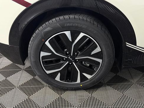 Used 2024 Kia EV6 Wind RWD image 11