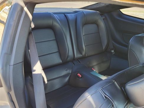 Used 2016 Ford Mustang Premium image 12