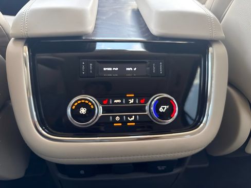 Used 2021 Lincoln Navigator L Reserve w/ Luxury Package AWD/4WD image 13
