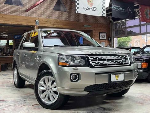 Used 2013 Land Rover LR2 AWD/4WD image 4