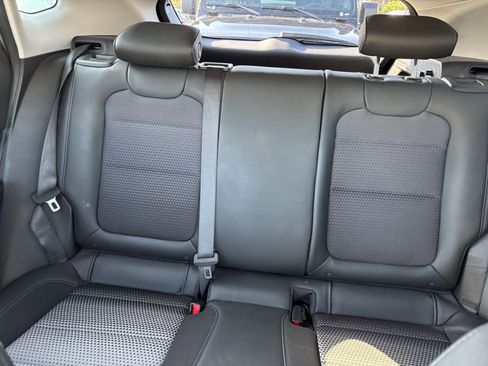 Used 2025 Chevrolet Trax LT image 38