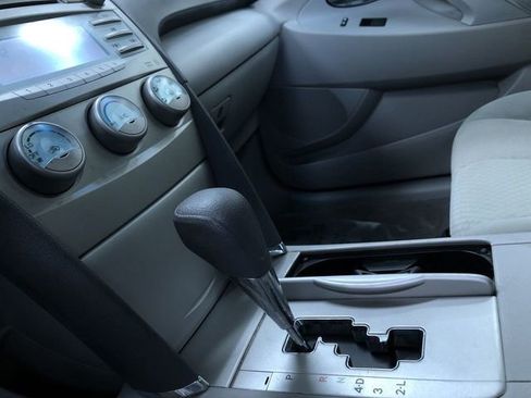 Used 2009 Toyota Camry LE image 26