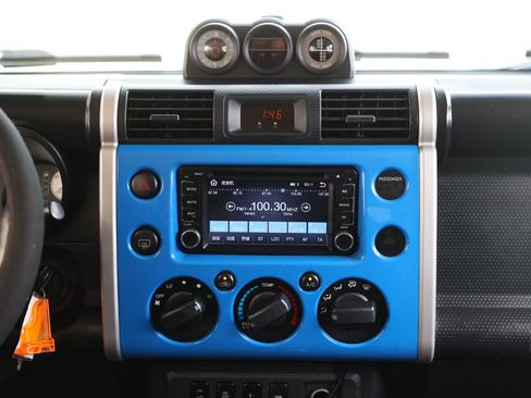 Used 2008 Toyota FJ Cruiser 4WD image 33