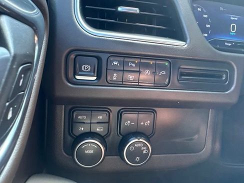Used 2022 Chevrolet Tahoe LT w/ LT Signature Plus Package AWD/4WD image 12