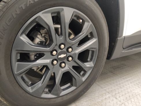 Used 2021 Chevrolet Traverse RS w/ LPO, 'HIT The Road' Package FWD image 31