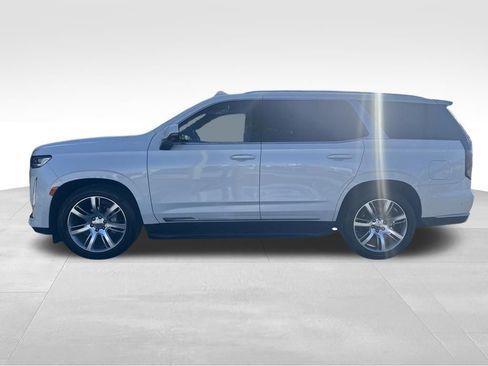 Used 2023 Cadillac Escalade Premium Luxury w/ Performance Package image 4