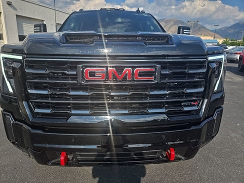 Used 2024 GMC Sierra 2500 AT4 w/ AT4 Preferred Package image 34