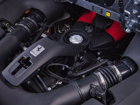 Used 2021 Ferrari F8 Tributo RWD image 43