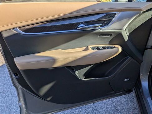 Certified 2024 Cadillac XT6 Sport w/ Platinum Package image 13