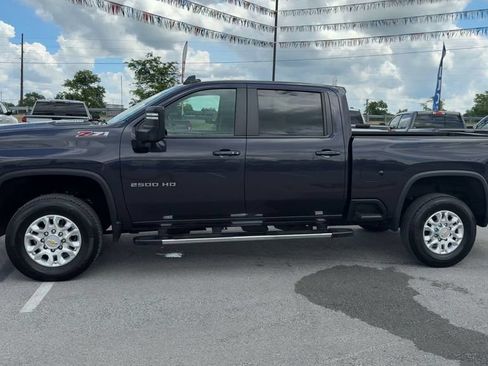 Used 2024 Chevrolet Silverado 2500 LT AWD/4WD image 3