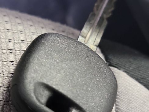 Used 2018 Toyota RAV4 XLE FWD image 32