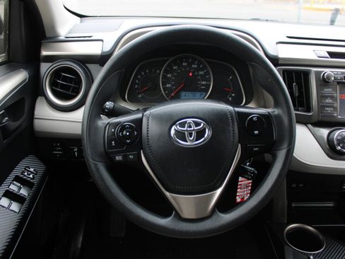 Used 2013 Toyota RAV4 LE AWD/4WD image 11
