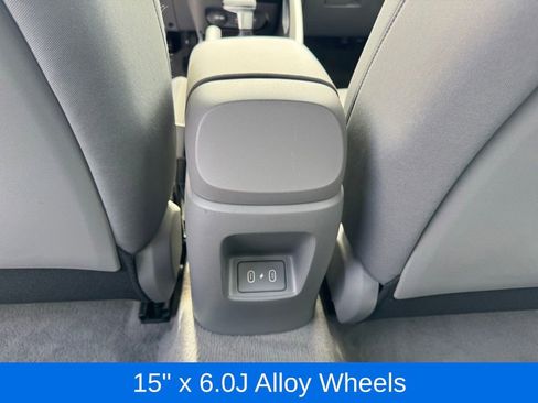 Certified 2024 Hyundai Elantra SE FWD image 16