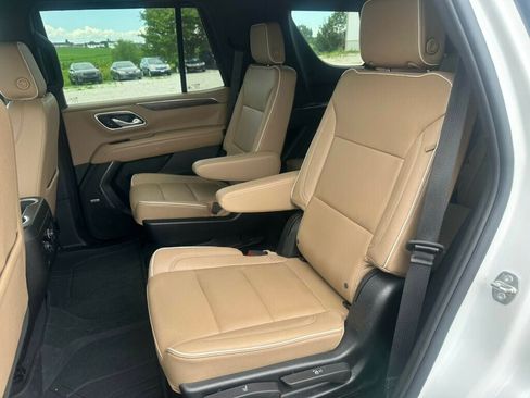 Used 2023 Chevrolet Tahoe Premier w/ Premium Package AWD/4WD image 9