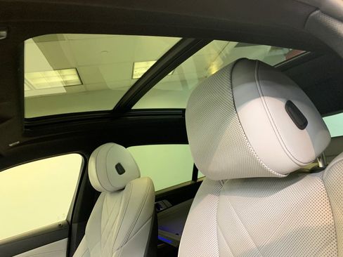 Used 2023 BMW X6 xDrive40i w/ M Sport Package image 19