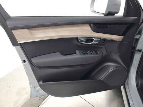 Certified 2026 Volvo XC90 B6 Plus AWD/4WD image 17