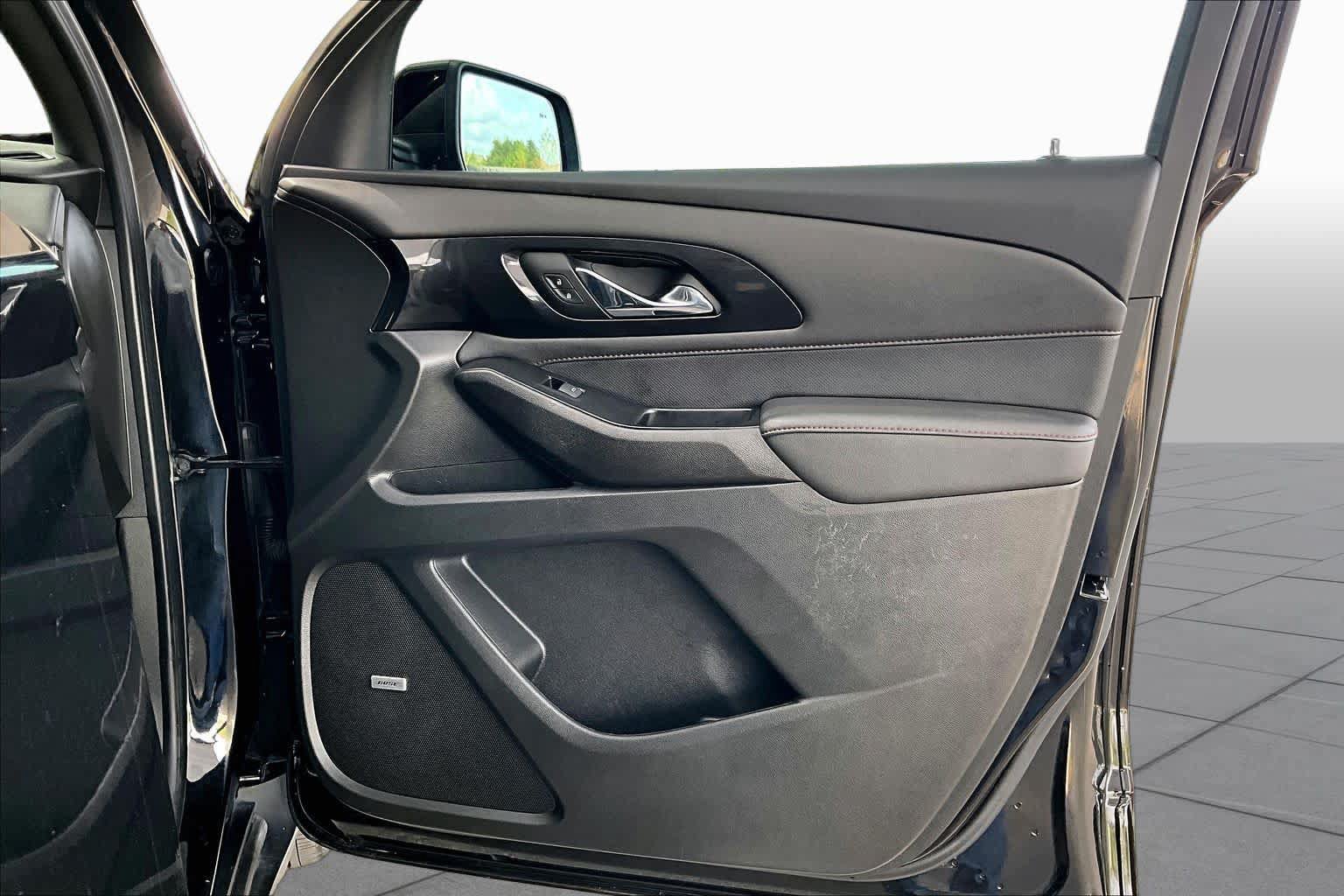 Used 2023 Chevrolet Traverse RS FWD image 22