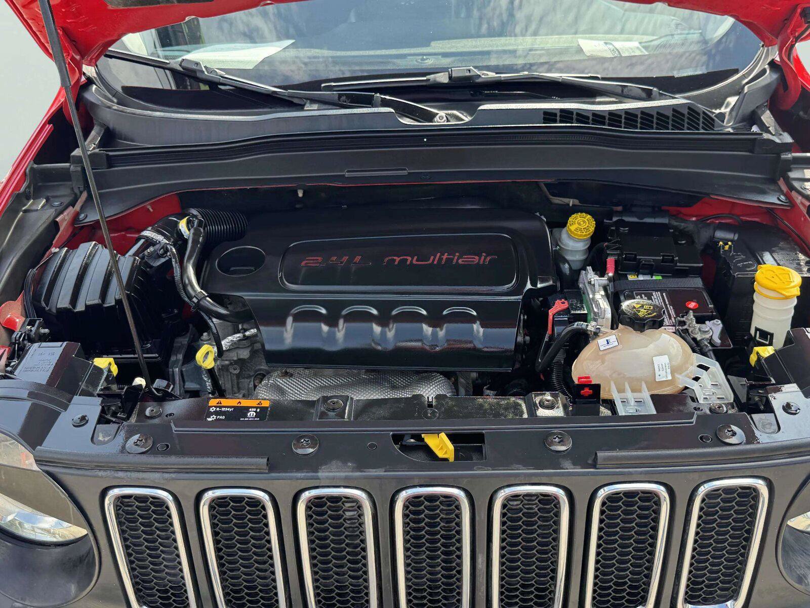 Used 2015 Jeep Renegade Latitude w/ Popular Equipment Group FWD image 61