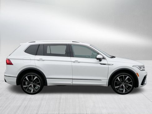 Used 2024 Volkswagen Tiguan SEL R-Line image 8