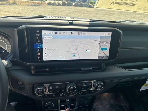 New 2025 Jeep Gladiator Sport image 20